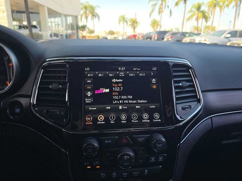 Used 2021 Jeep Grand Cherokee Limited AWD/4WD image 27