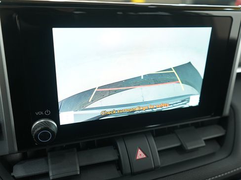 Used 2025 Toyota RAV4 XLE image 27