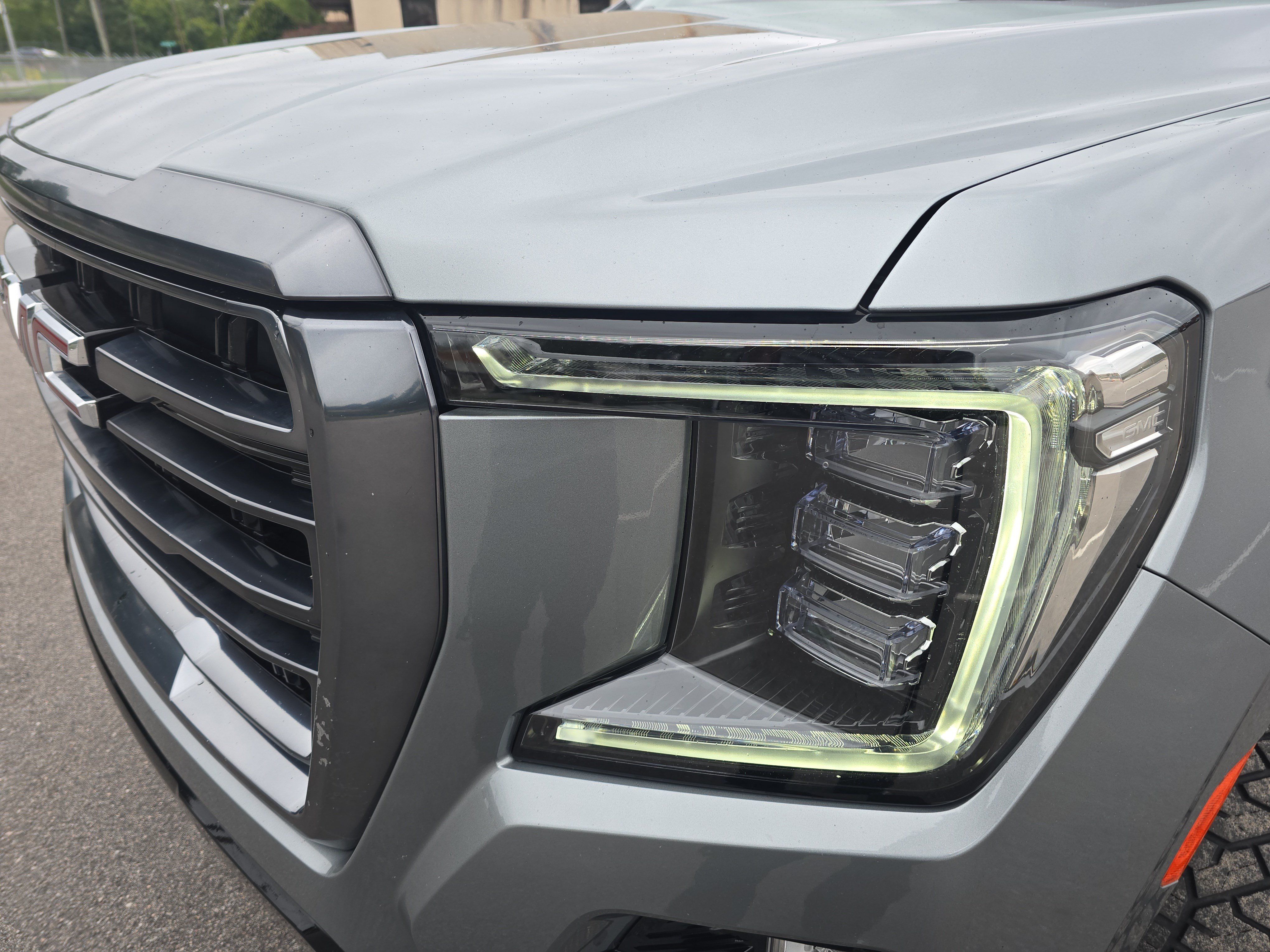 Used 2024 GMC Yukon XL AT4 w/ Technology Package AWD/4WD image 32