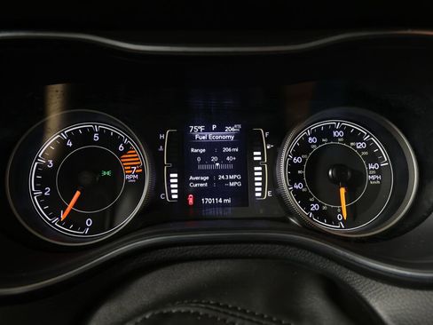 Used 2020 Jeep Cherokee Latitude Plus image 30