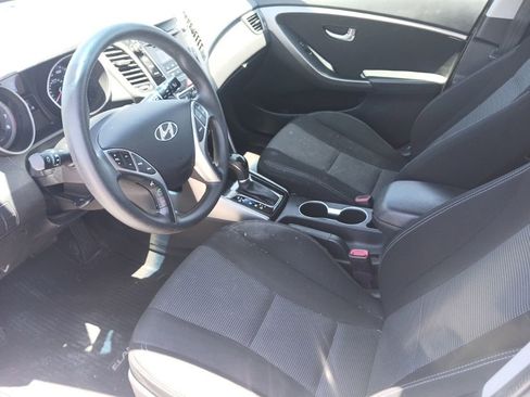 Used 2016 Hyundai Elantra GT FWD image 9