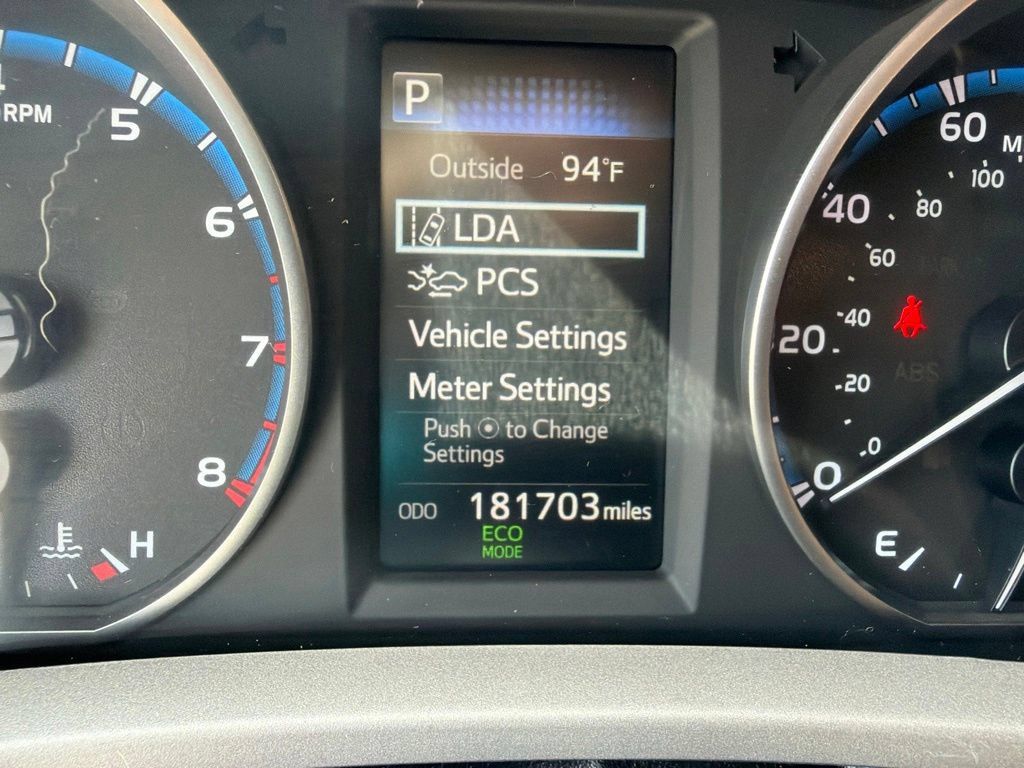 Used 2017 Toyota RAV4 XLE w/ Carpet Mat Package AWD/4WD image 20
