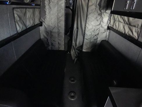 Used 2015 Mercedes-Benz Sprinter 2500 image 28