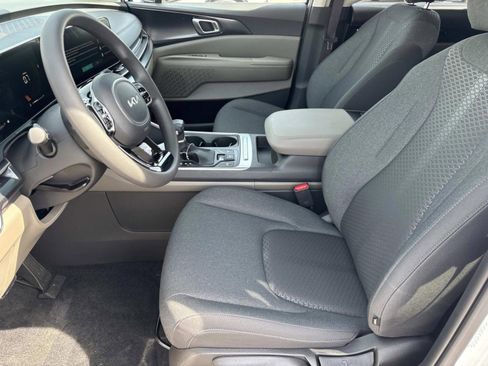 New 2026 Kia Carnival LX FWD image 21