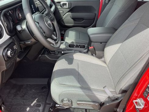 New 2025 Jeep Gladiator Sport AWD/4WD image 12