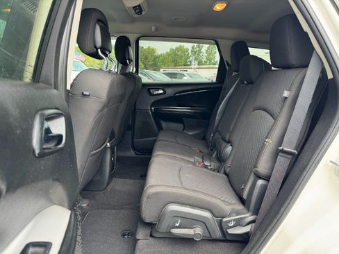 Used 2017 Dodge Journey SXT w/ Blacktop Package FWD image 16