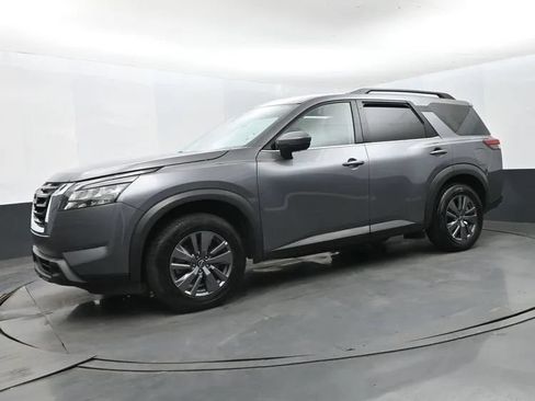 Used 2024 Nissan Pathfinder SV FWD image 5