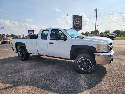 Used 2008 Chevrolet Silverado 2500 W/T w/ Snow Plow Prep Package AWD/4WD image 2