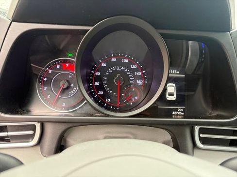Used 2023 Hyundai Elantra SEL FWD image 9