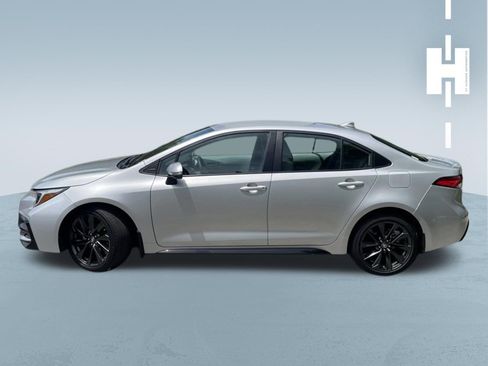 Used 2024 Toyota Corolla SE FWD image 3