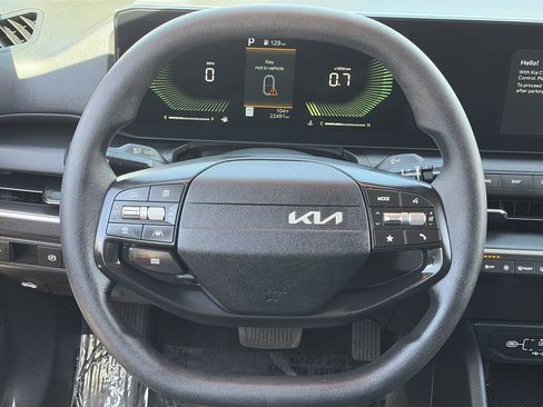 Certified 2025 Kia K4 FWD image 21