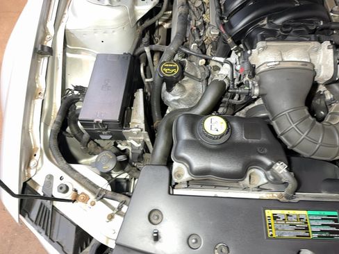 Used 2005 Ford Mustang GT RWD image 75