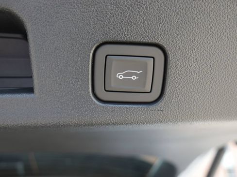 New 2026 Chevrolet Traverse High Country w/ LPO, Floor Liner Package AWD/4WD image 9