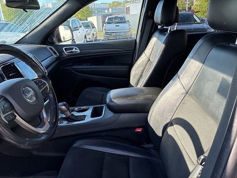 Used 2021 Jeep Grand Cherokee Laredo X AWD/4WD image 25