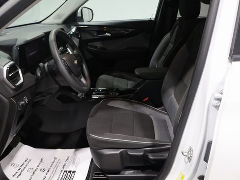 Used 2025 Chevrolet TrailBlazer LT image 12