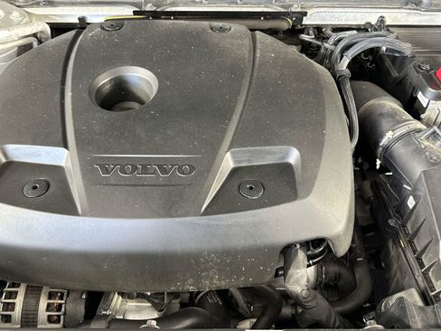 Used 2021 Volvo XC90 T5 Momentum w/ Protection Package Premier FWD image 28