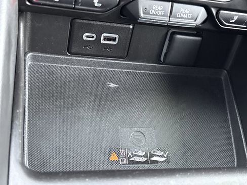 Used 2022 Chevrolet Tahoe RST w/ Sport Performance Package image 41