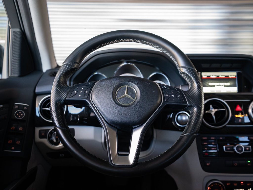 Used 2015 Mercedes-Benz GLK 350 2WD image 26