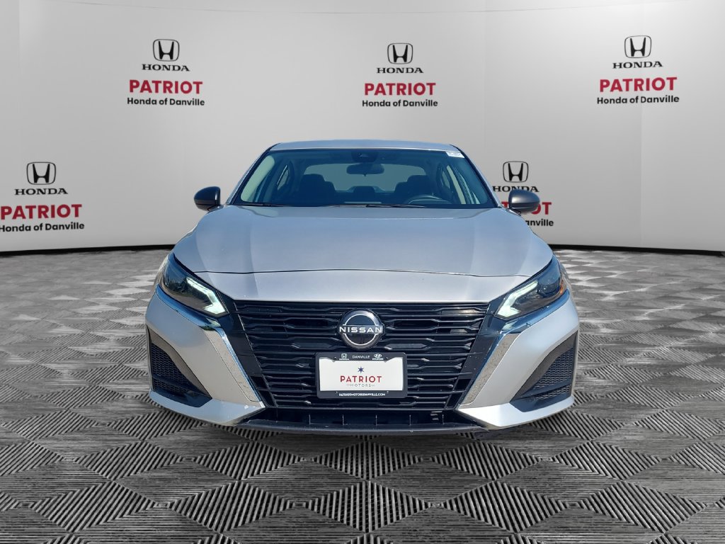 Used 2024 Nissan Altima 2.5 SV FWD image 8