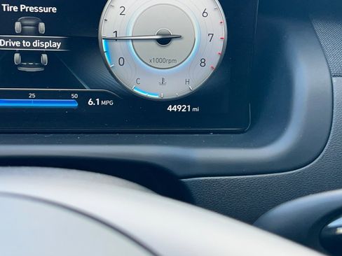 Used 2022 Hyundai Santa Cruz Limited image 25