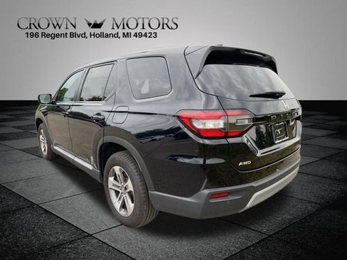 Used 2025 Honda Pilot EX-L image 10
