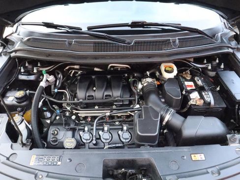 Used 2018 Ford Explorer XLT w/ Equipment Group 202A image 15