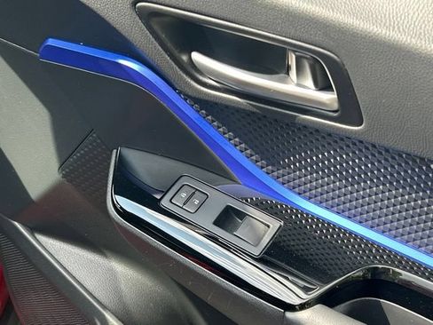 Used 2021 Toyota C-HR XLE FWD image 36