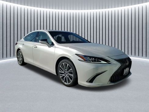 Used 2021 Lexus ES 250 w/ Premium Package image 2