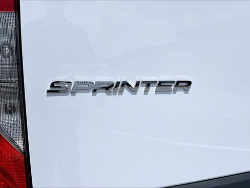 Used 2025 Mercedes-Benz Sprinter 2500 image 10