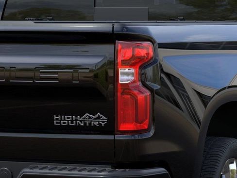 New 2026 Chevrolet Silverado 1500 High Country AWD/4WD image 11