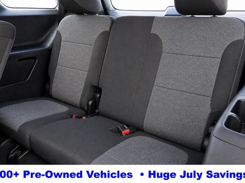 Used 2021 Chevrolet Traverse LS FWD image 14