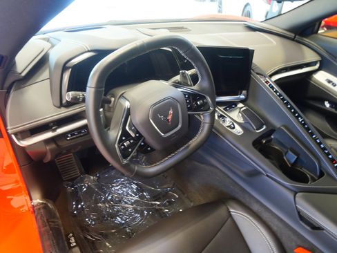 Used 2024 Chevrolet Corvette Stingray Preferred Cpe w/ Z51 Performance Package RWD image 9