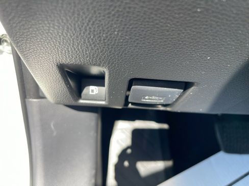 Used 2024 Toyota RAV4 XLE image 27