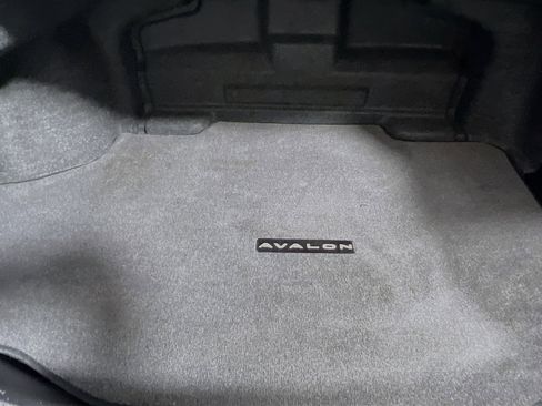 Used 2013 Toyota Avalon XLE Touring FWD image 34