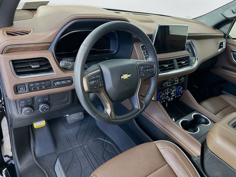 Used 2024 Chevrolet Tahoe High Country AWD/4WD image 31