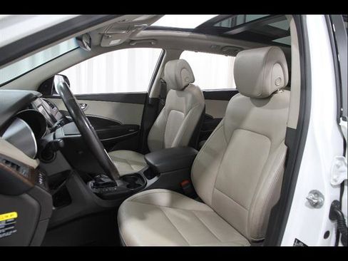 Used 2019 Hyundai Santa Fe XL AWD/4WD image 5