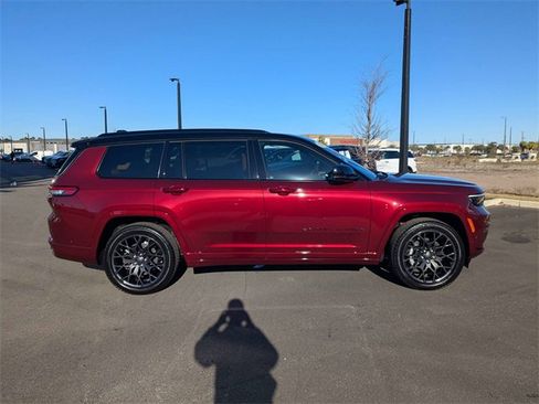 Used 2025 Jeep Grand Cherokee L Summit image 2