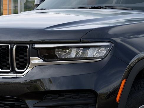 New 2026 Jeep Grand Cherokee 4WD image 10