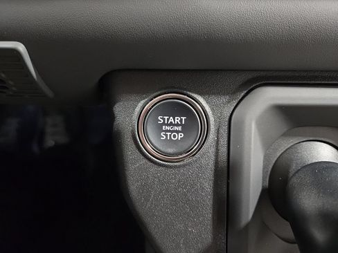 Used 2023 Land Rover Defender 130 X-Dynamic SE AWD/4WD image 18