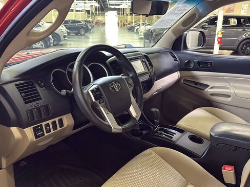 Used 2015 Toyota Tacoma PreRunner image 23