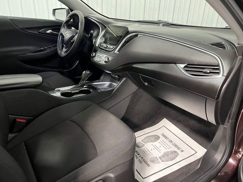 Used 2020 Chevrolet Malibu LT image 3