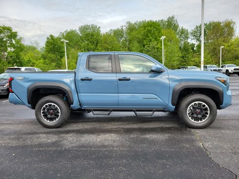 New 2026 Toyota Tacoma TRD Off-Road AWD/4WD image 3