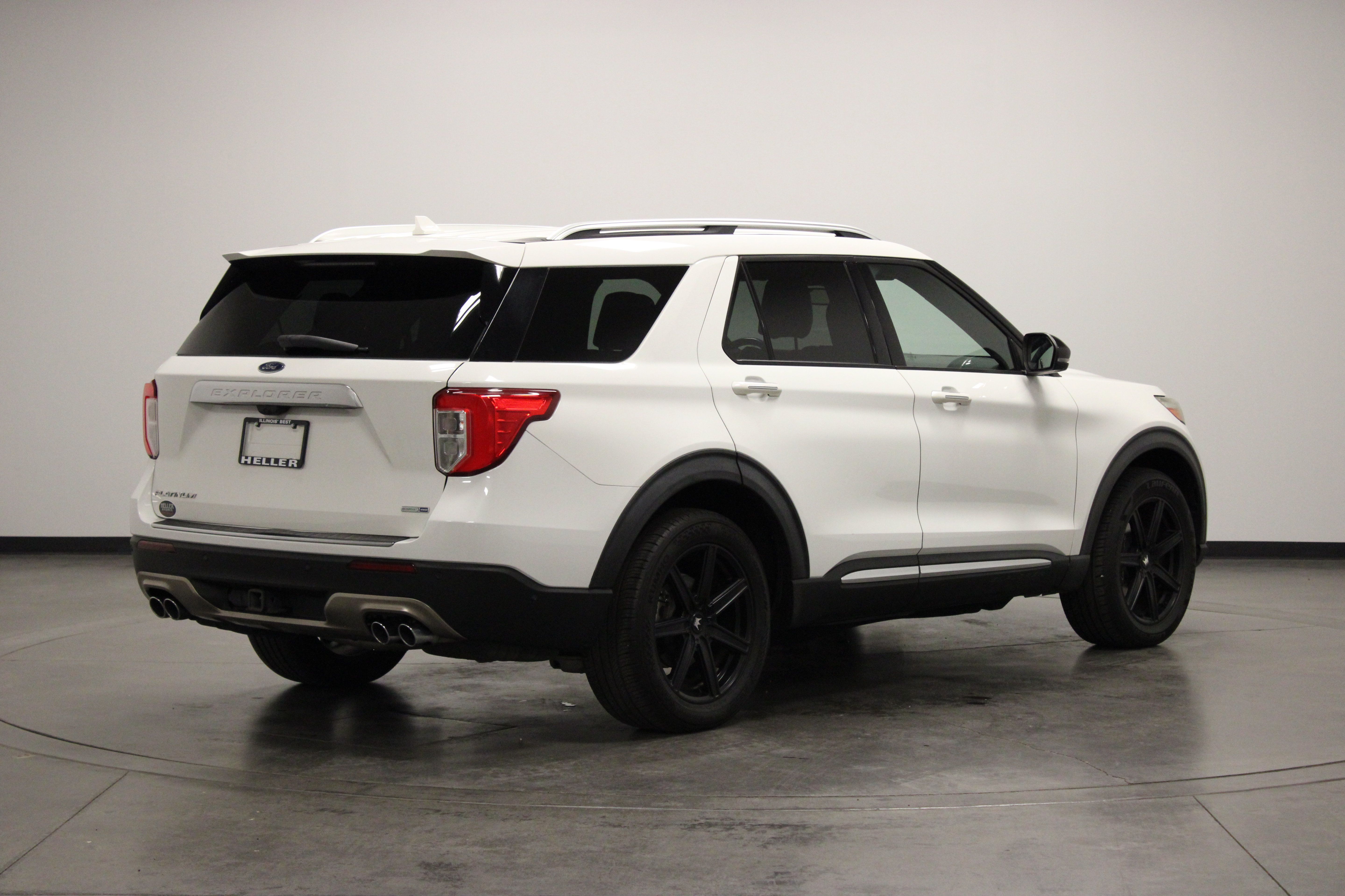 Used 2020 Ford Explorer Platinum w/ Premium Technology Package AWD/4WD image 8