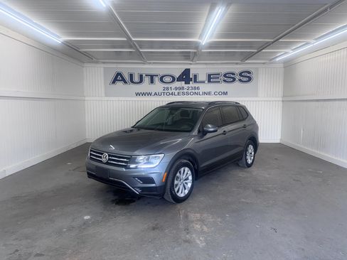 Used 2019 Volkswagen Tiguan S w/ Driver Assistance Package FWD image 1