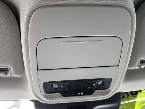 Used 2025 Ford Expedition Max Active RWD image 28
