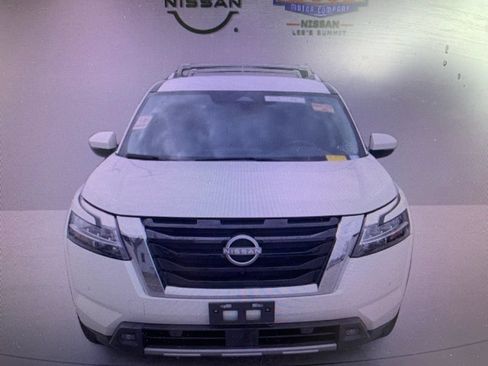 Used 2024 Nissan Pathfinder SL AWD/4WD image 5