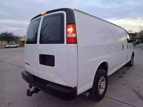 Used 2019 Chevrolet Express 2500 Extended w/ Driver Convenience Package RWD image 10