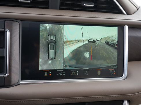 Used 2024 GMC Yukon XL Denali w/ Advanced Technology Package image 34