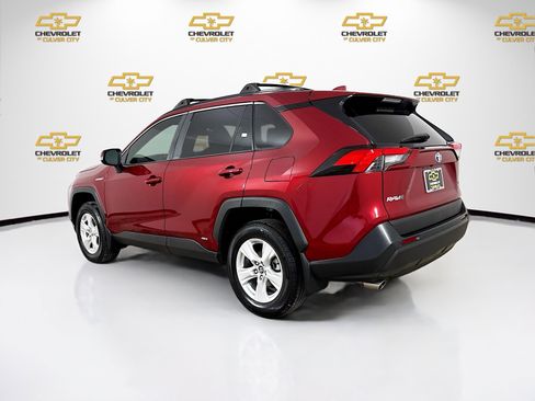 Used 2020 Toyota RAV4 XLE w/ Carpet Mat Package AWD/4WD image 5