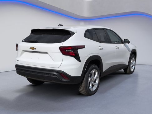 New 2026 Chevrolet Trax LS w/ LS Convenience Package image 3